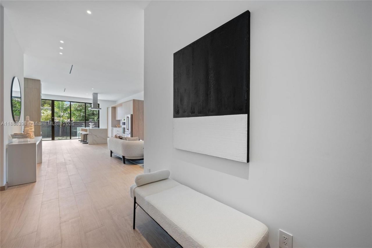 270 NE 46th St, Miami, FL 33137 Photo