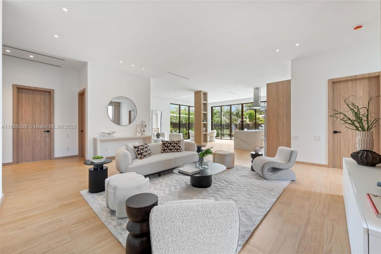 270 NE 46th St, Miami, FL 33137 Photo