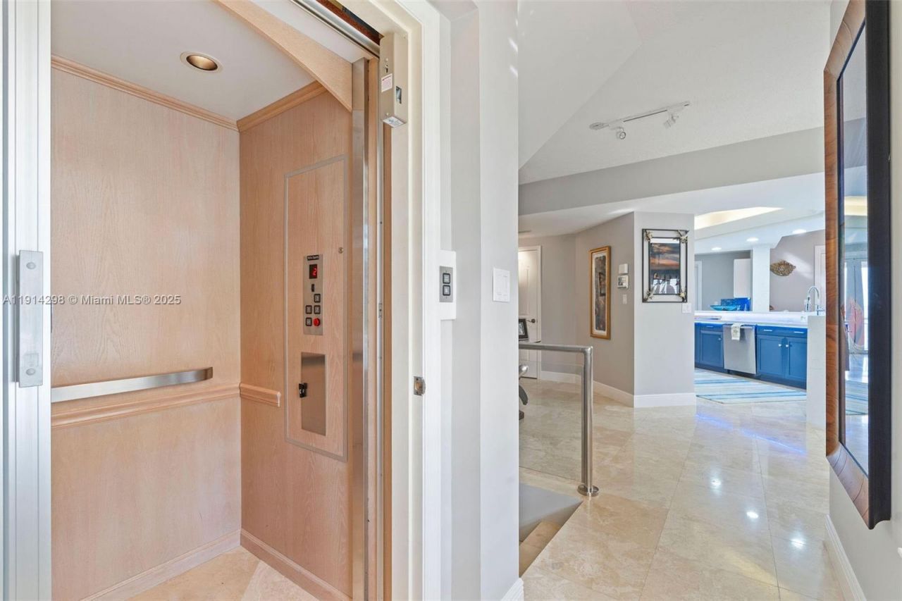 545 Ocean Cay Dr, Key Largo, FL 33037 Photo