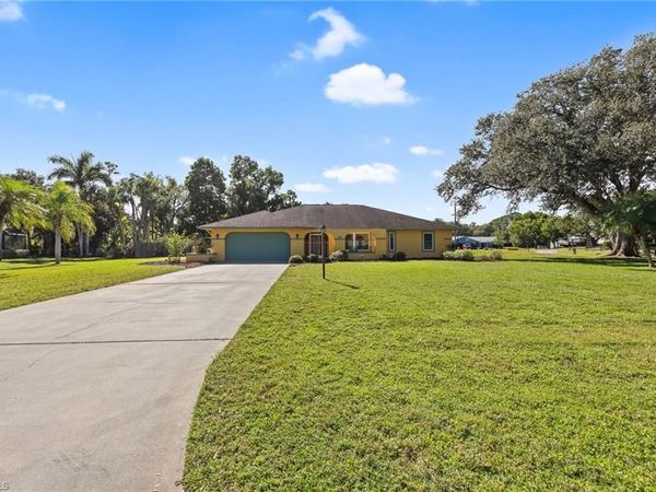 7810 Deni DR, NORTH FORT MYERS, FL 33917