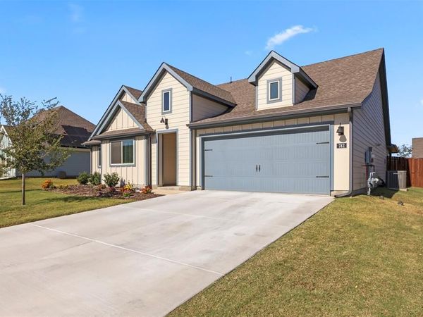 742 Buttercup Drive, Pilot Point, TX 76258