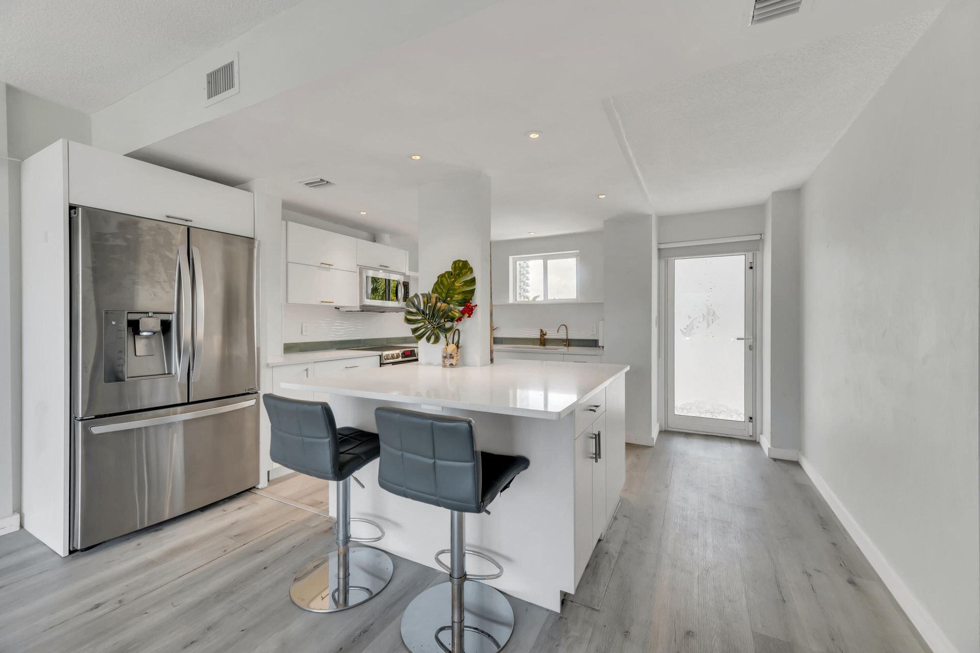 2840 N Ocean Boulevard, Unit 308, Fort Lauderdale, FL 33308 Photo