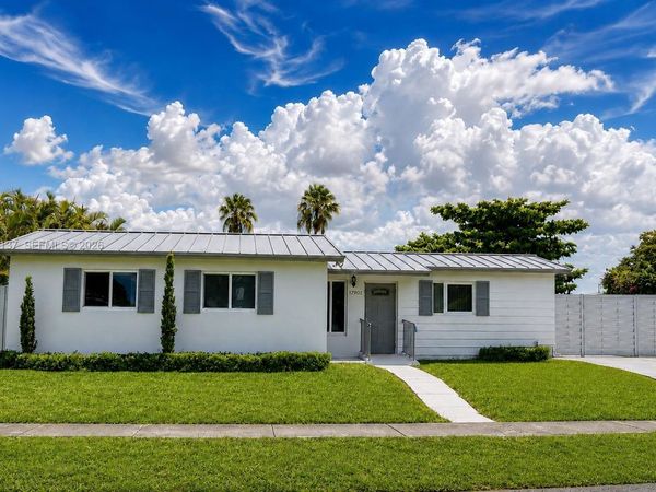 17902 NW 81st Ct, Hialeah, FL 33015