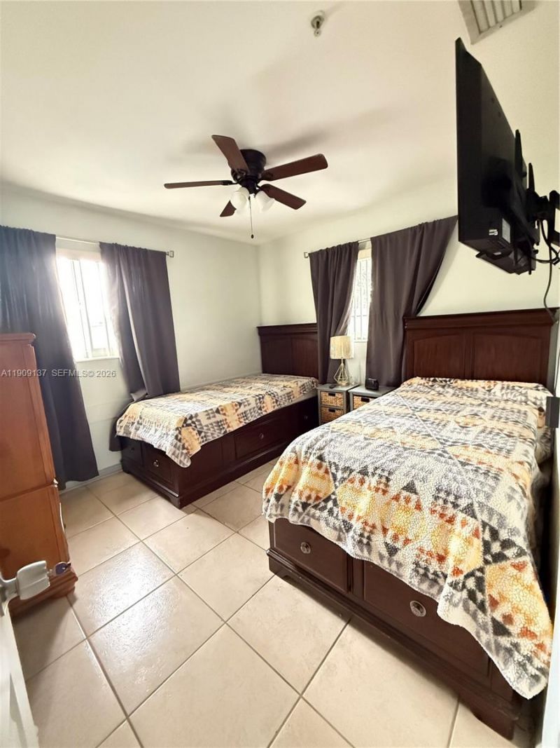 17902 NW 81st Ct, Hialeah, FL 33015 Photo