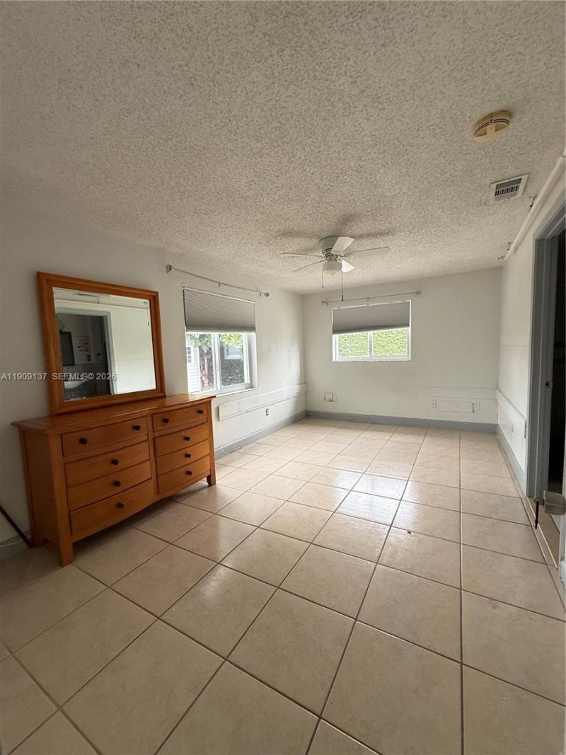 17902 NW 81st Ct, Hialeah, FL 33015 Photo