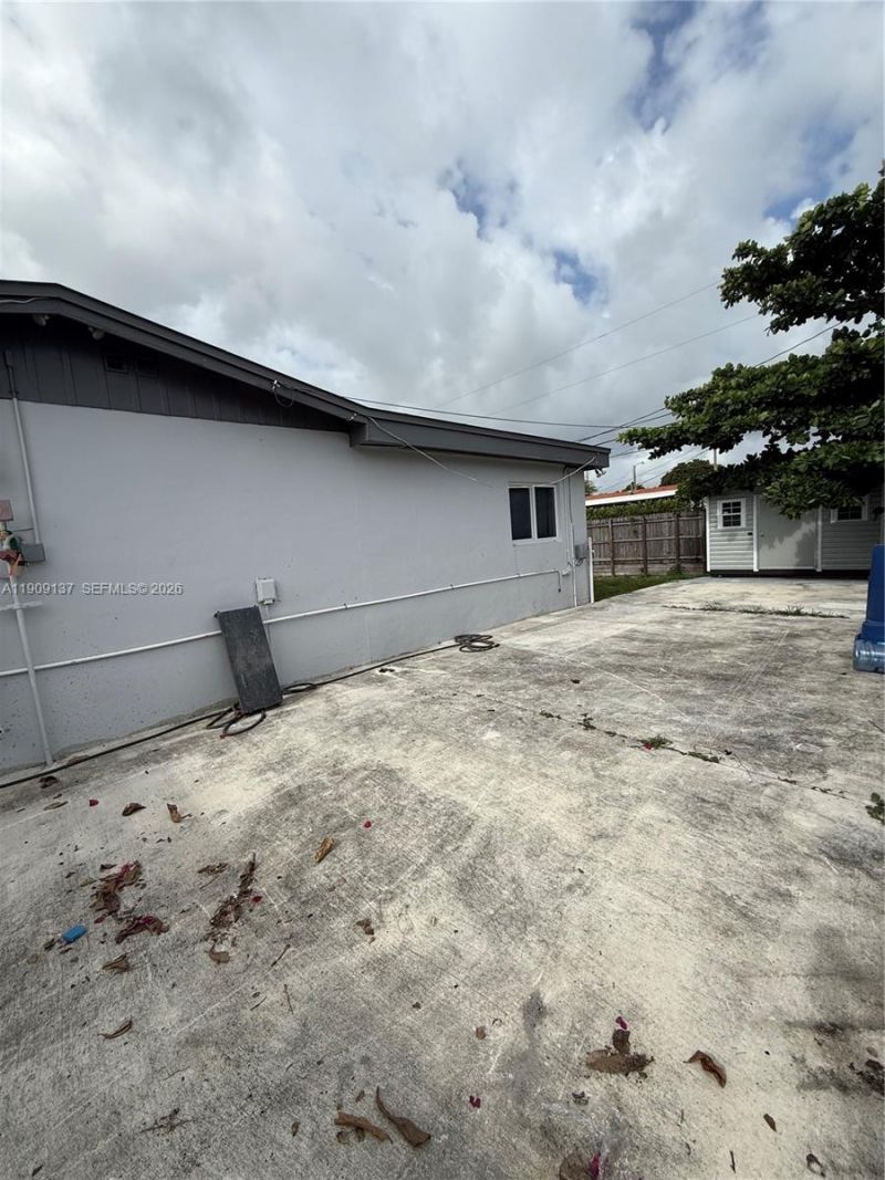 17902 NW 81st Ct, Hialeah, FL 33015 Photo