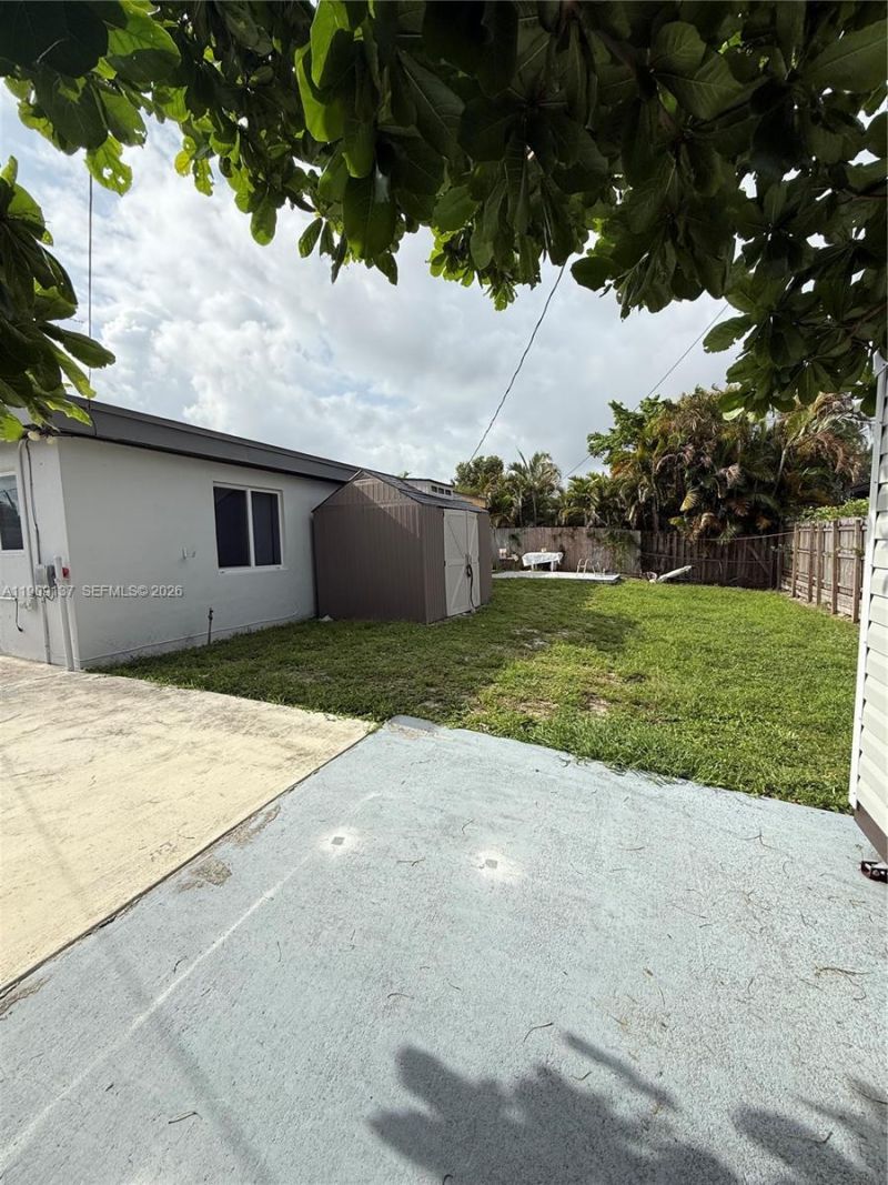 17902 NW 81st Ct, Hialeah, FL 33015 Photo