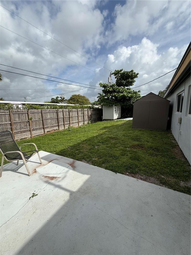 17902 NW 81st Ct, Hialeah, FL 33015 Photo