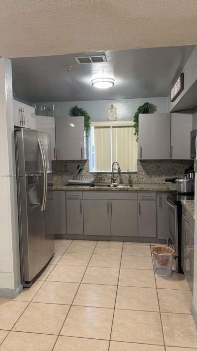 17902 NW 81st Ct, Hialeah, FL 33015 Photo