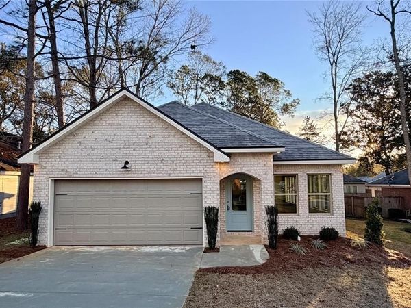 1011 Wildwood Avenue, Mobile, AL 36609