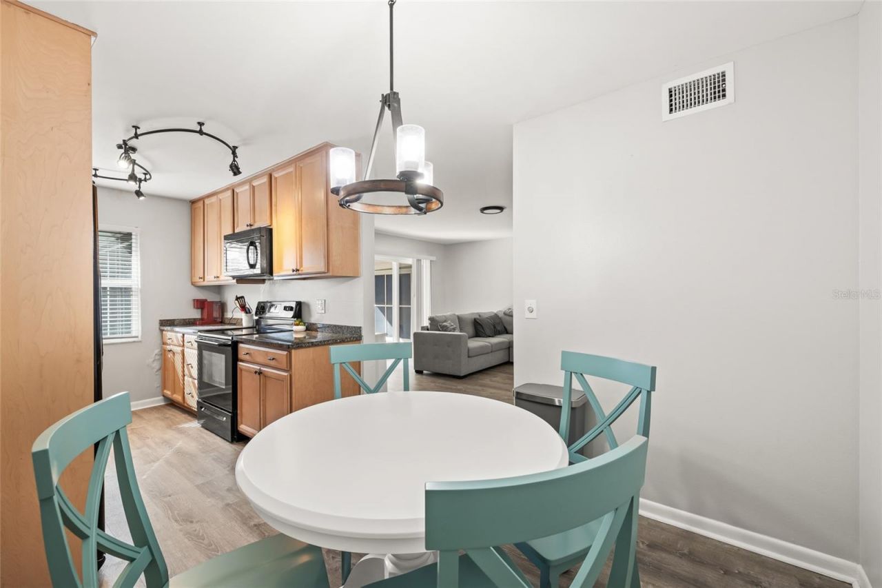 3267 39th Street S, Unit B, Saint Petersburg, FL 33711 Photo