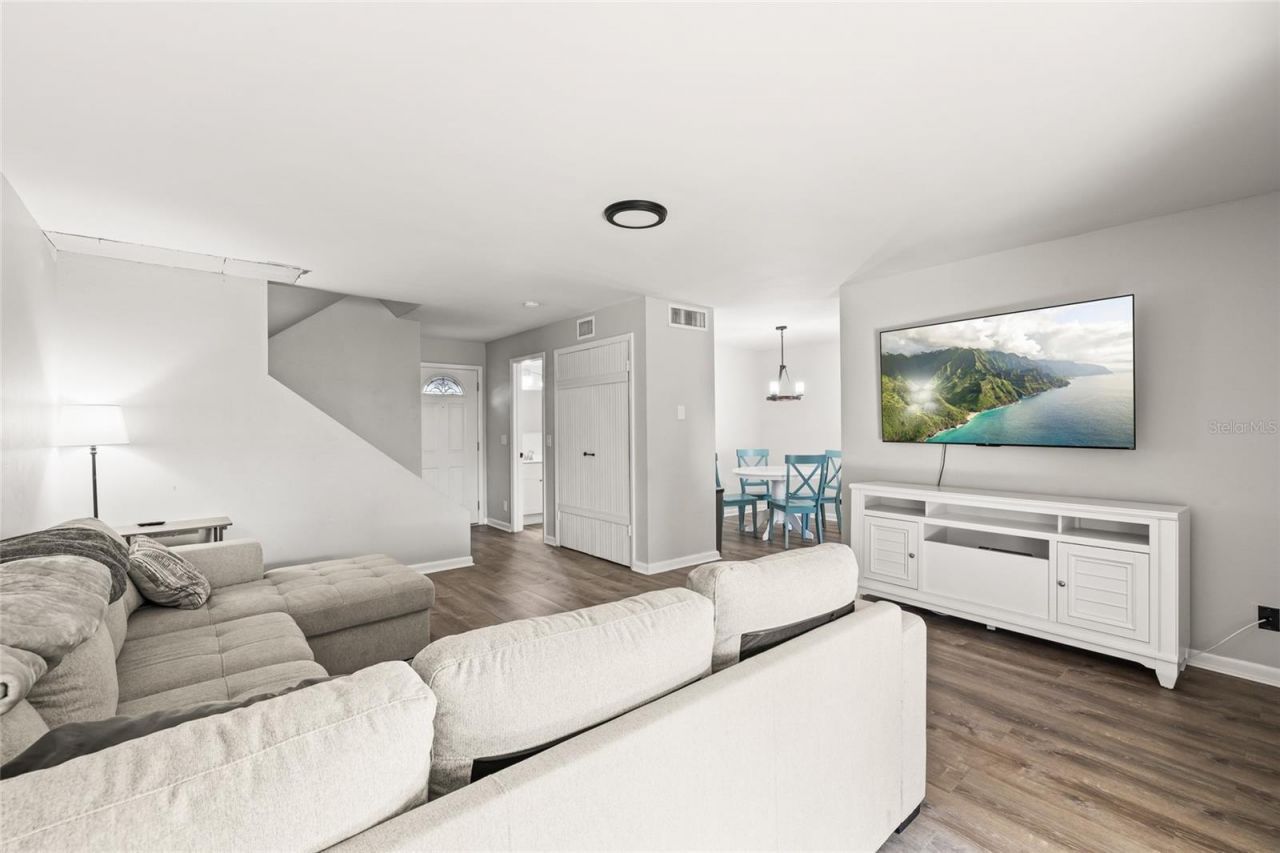 3267 39th Street S, Unit B, Saint Petersburg, FL 33711 Photo