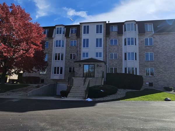 3620 186th Street, Unit 405, Lansing, IL 60438