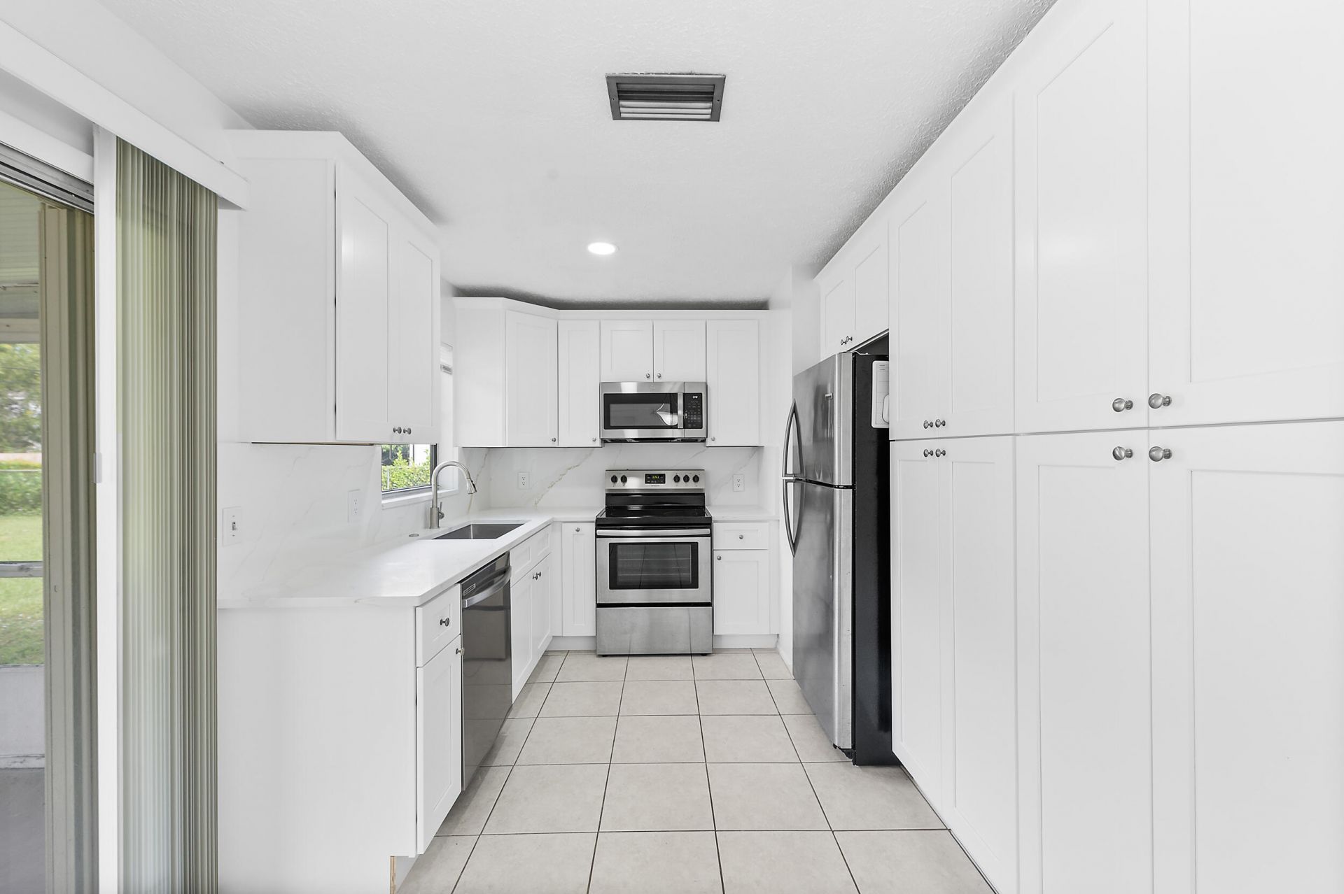 1642 SW Import Drive, Port Saint Lucie, FL 34953 Photo