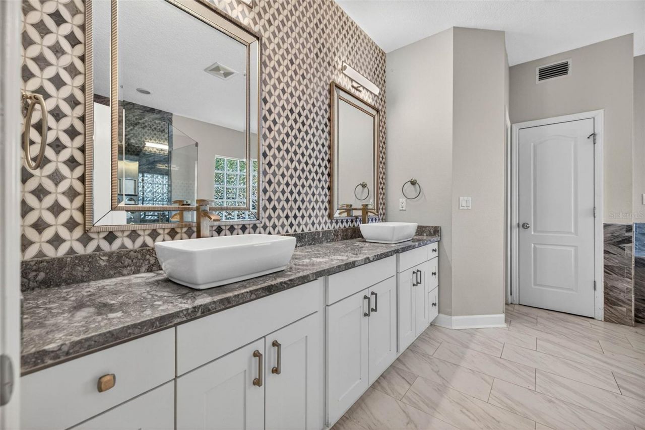 9997 Sago Point Drive, Seminole, FL 33777 Photo