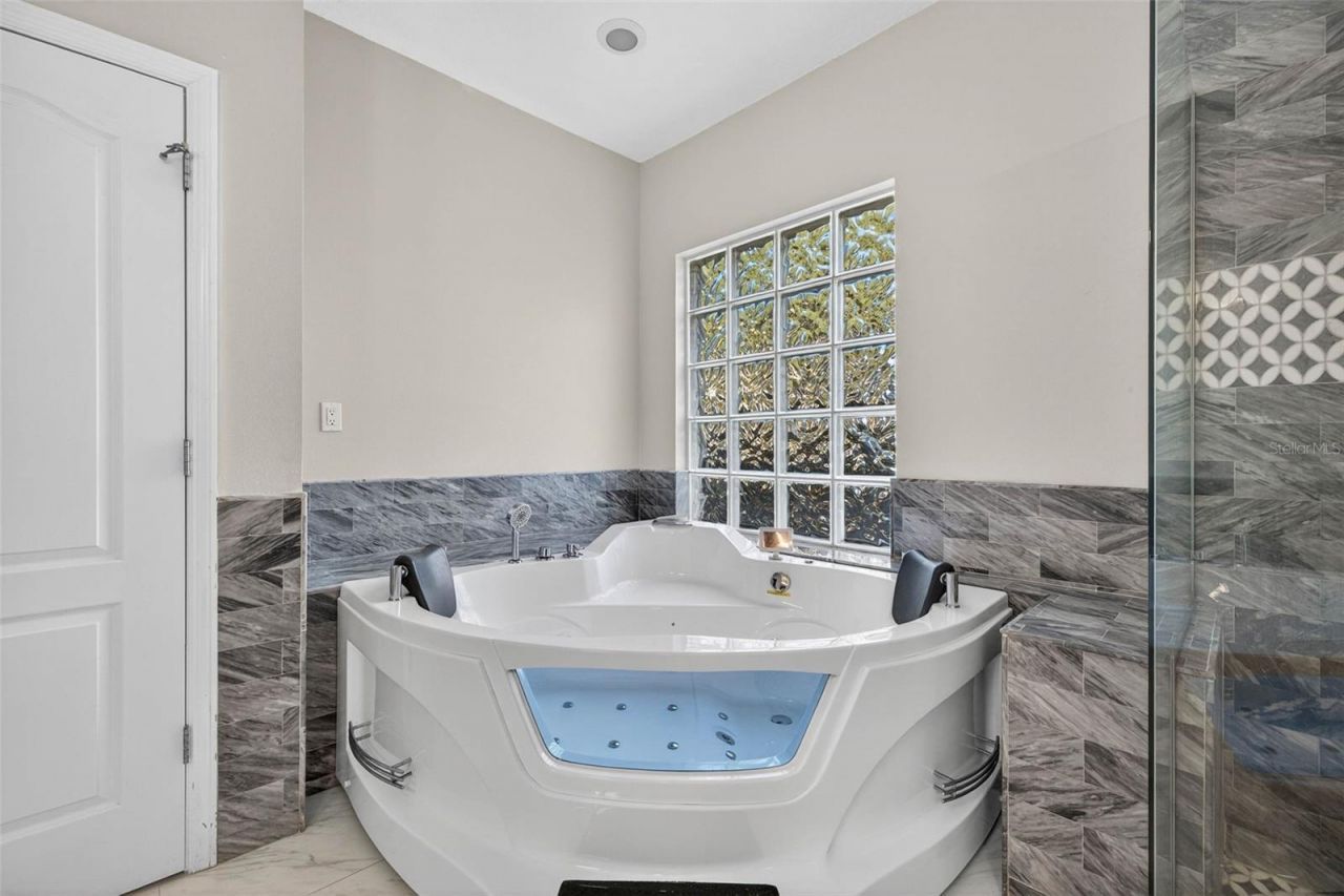 9997 Sago Point Drive, Seminole, FL 33777 Photo