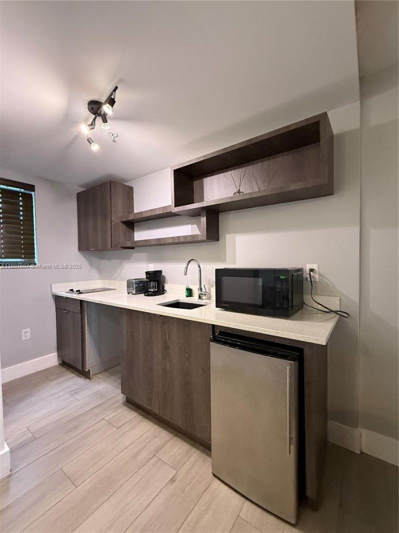 6755 Harding Ave, Unit 2, Miami Beach, FL 33141 Photo