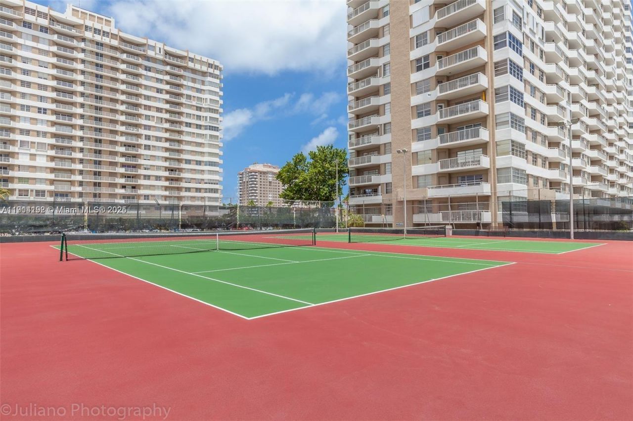 1965 S Ocean Dr, Unit 10 M, Hallandale Beach, FL 33009 Photo