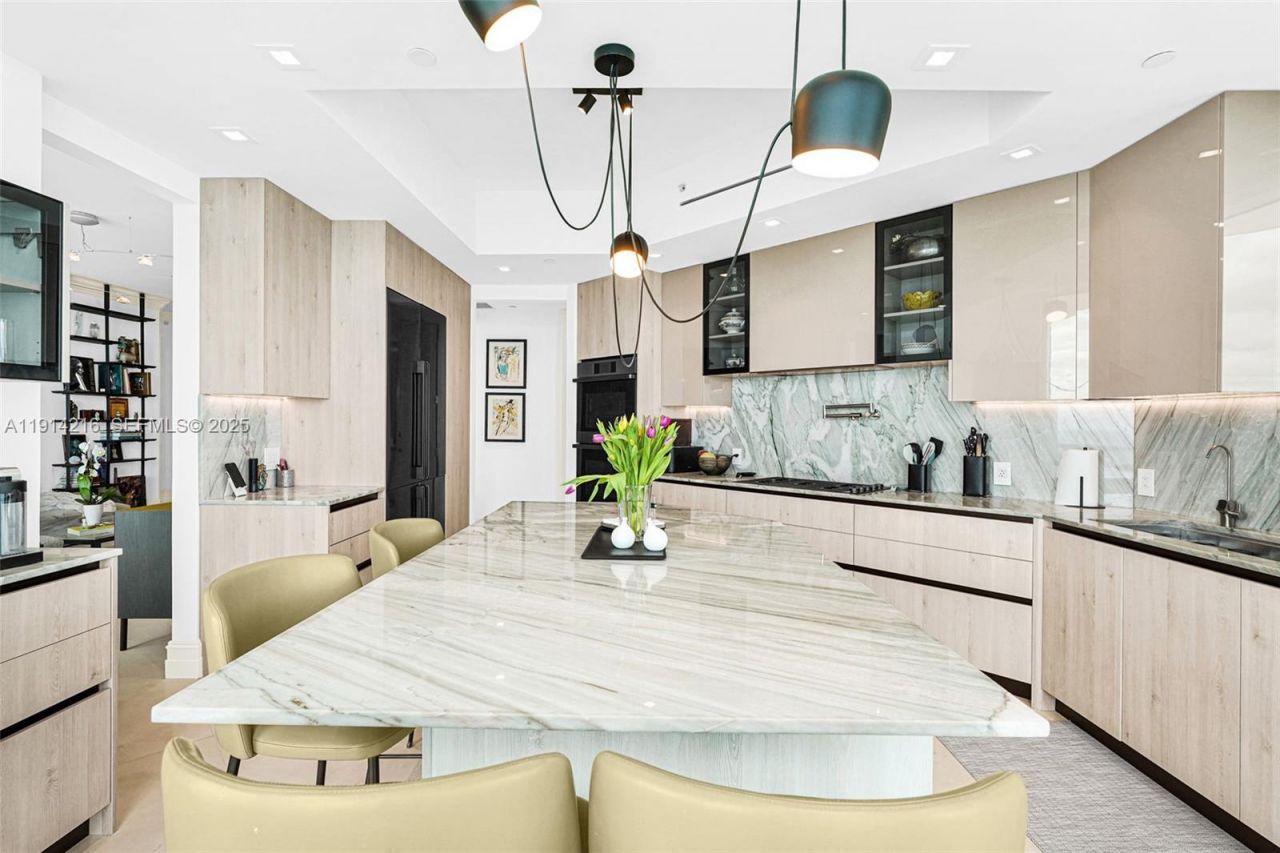 16047 Collins Ave, Unit 2102, Sunny Isles Beach, FL 33160 Photo