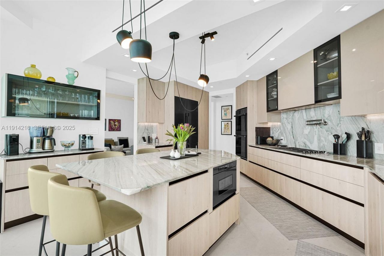 16047 Collins Ave, Unit 2102, Sunny Isles Beach, FL 33160 Photo