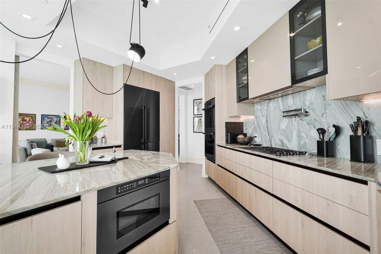 16047 Collins Ave, Unit 2102, Sunny Isles Beach, FL 33160 Photo