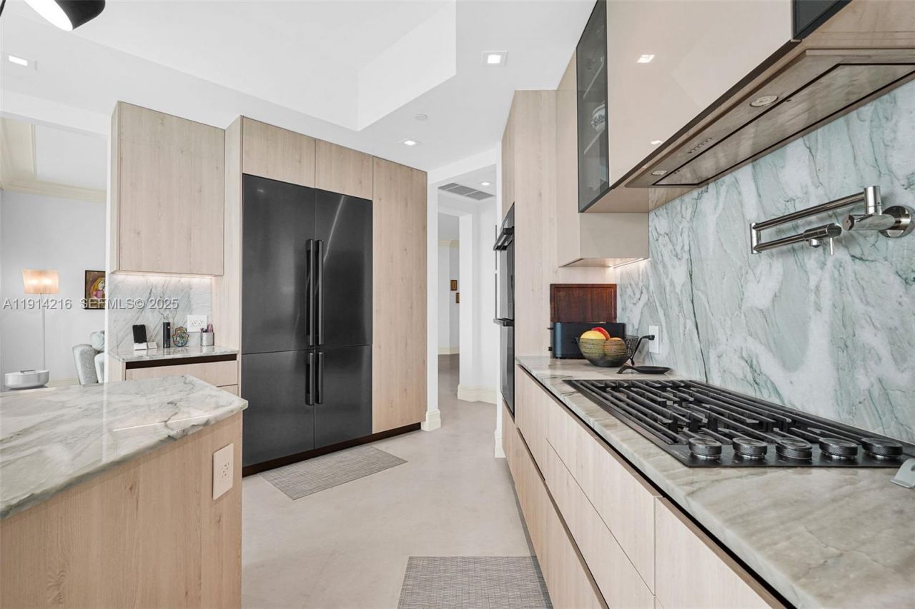 16047 Collins Ave, Unit 2102, Sunny Isles Beach, FL 33160 Photo