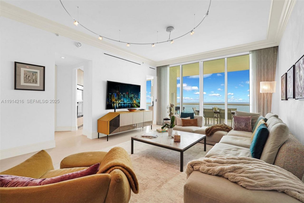 16047 Collins Ave, Unit 2102, Sunny Isles Beach, FL 33160 Photo