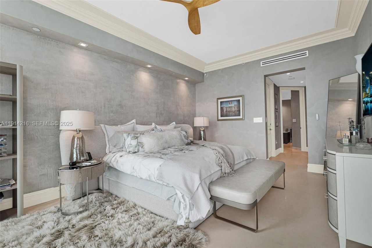 16047 Collins Ave, Unit 2102, Sunny Isles Beach, FL 33160 Photo