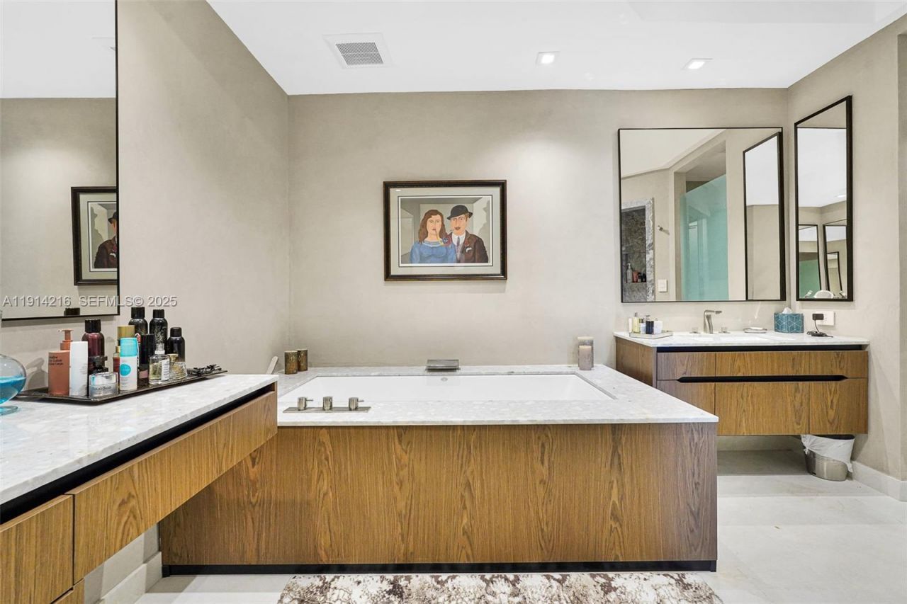 16047 Collins Ave, Unit 2102, Sunny Isles Beach, FL 33160 Photo