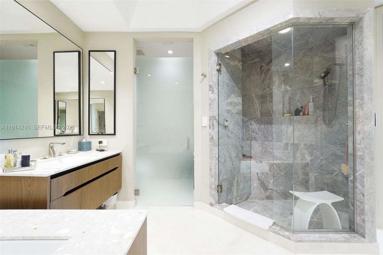 16047 Collins Ave, Unit 2102, Sunny Isles Beach, FL 33160 Photo