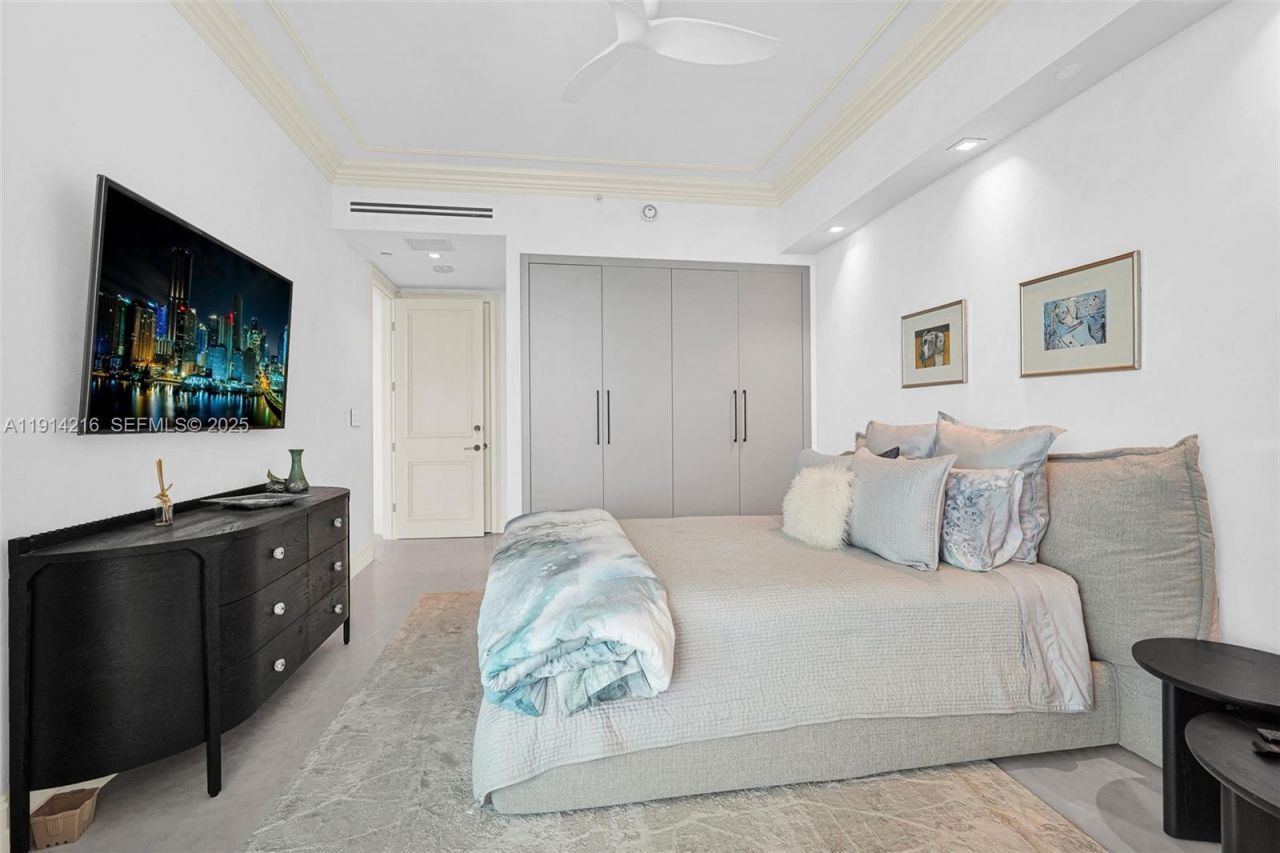 16047 Collins Ave, Unit 2102, Sunny Isles Beach, FL 33160 Photo