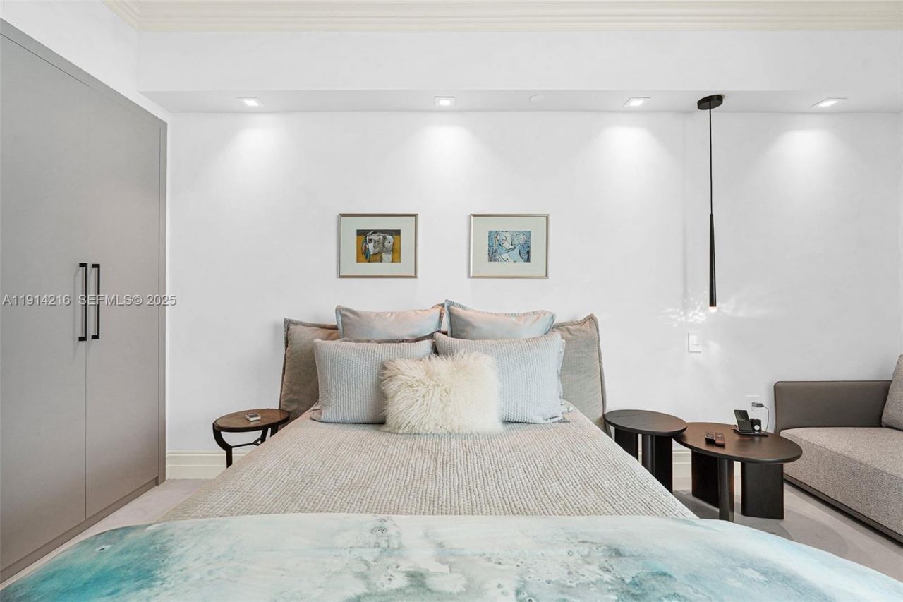 16047 Collins Ave, Unit 2102, Sunny Isles Beach, FL 33160 Photo