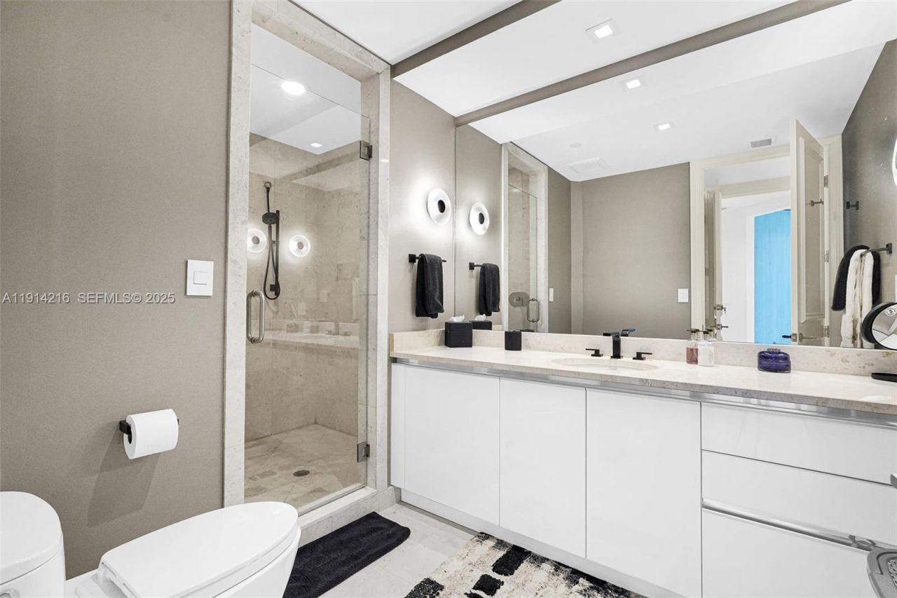 16047 Collins Ave, Unit 2102, Sunny Isles Beach, FL 33160 Photo