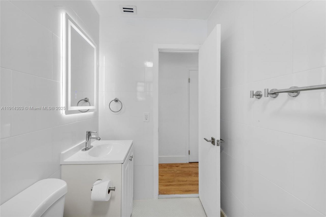 9915 SW 212th St, Cutler Bay, FL 33189 Photo