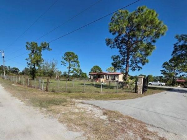1860 Poinsettia AVE , LEHIGH ACRES, FL 33972