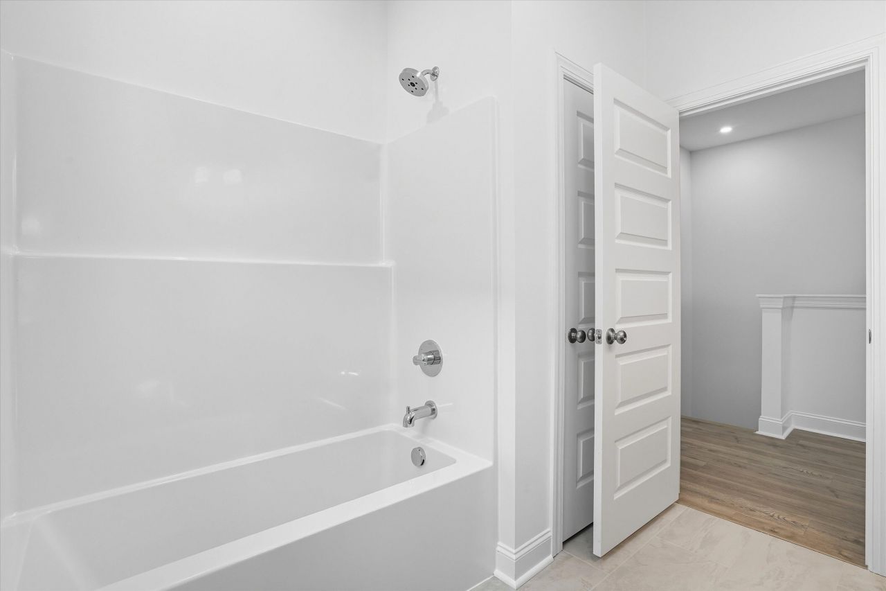 532-536 Hayes Park Boulevard Photo 23