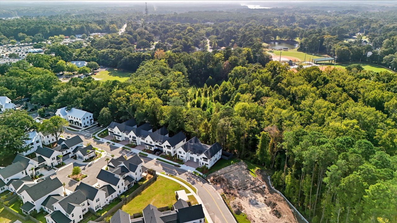 532-536 Hayes Park Boulevard Photo 32