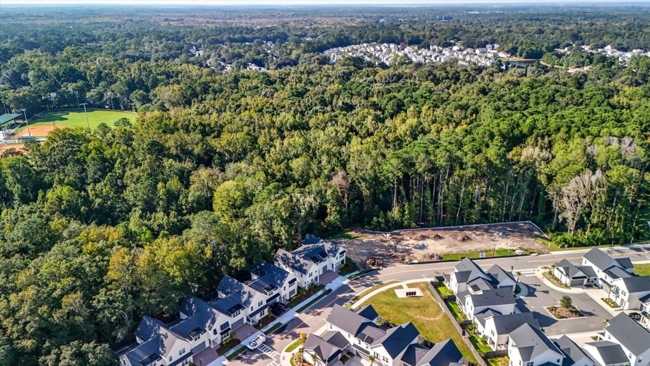 532-536 Hayes Park Boulevard Photo 33