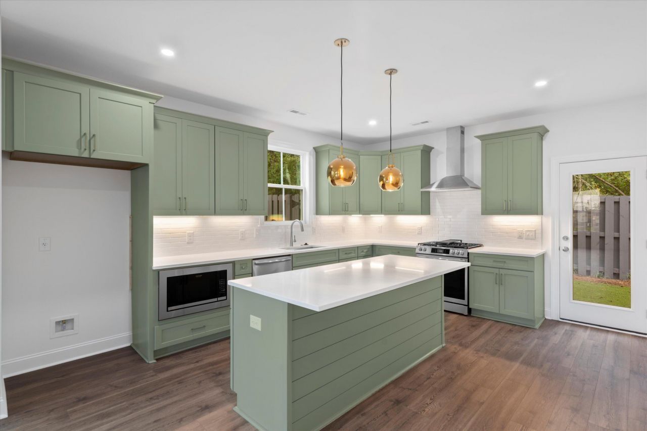 532-536 Hayes Park Boulevard Photo 4