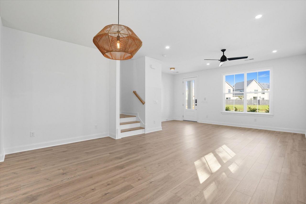 532-536 Hayes Park Boulevard Photo 6