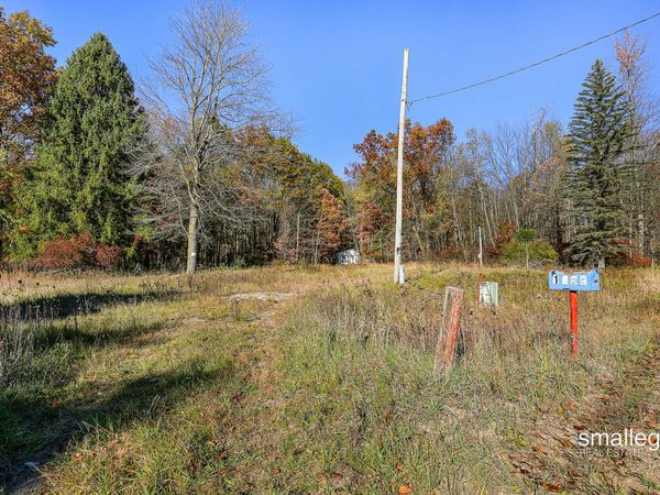 1455 N Bossett Road, Ravenna, MI 49451