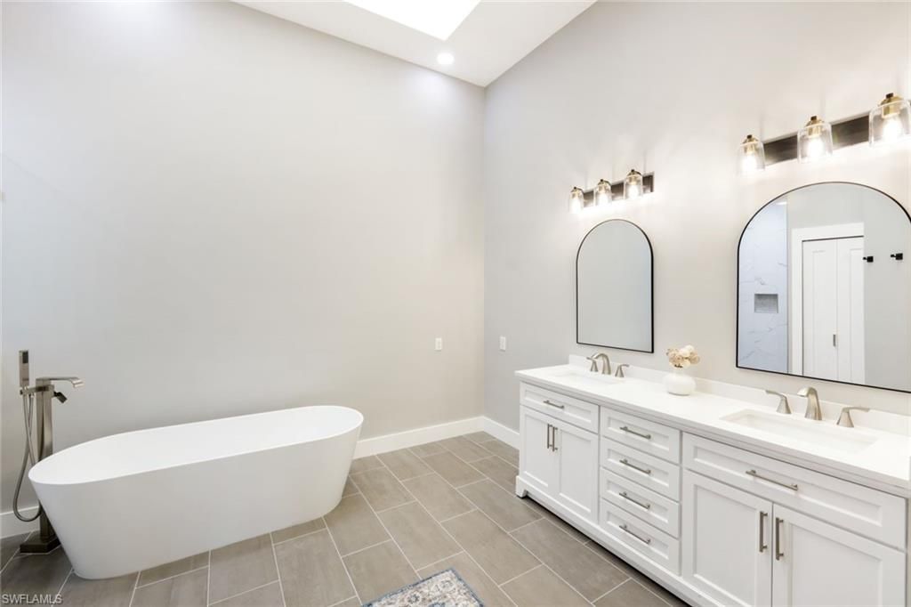 19461 Silver Oak Dr, Estero, FL 33967 Photo