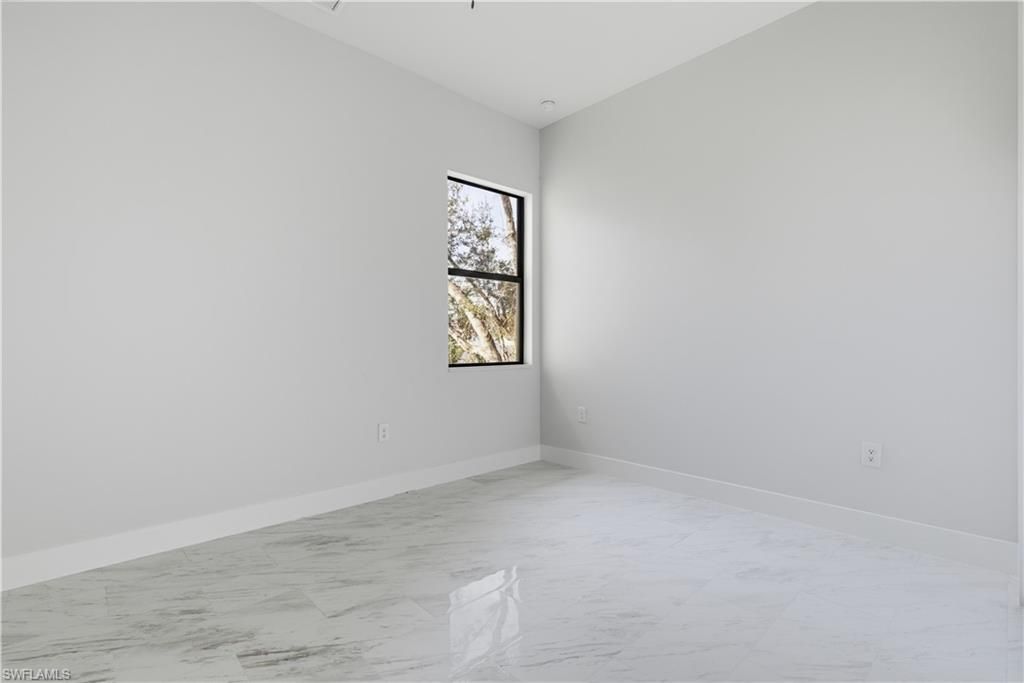 100 Zobora Cir, Fort Myers, FL 33913 Photo