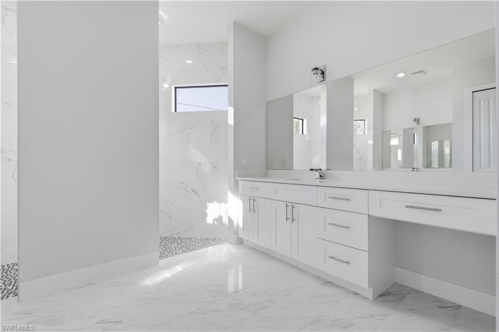 100 Zobora Cir, Fort Myers, FL 33913 Photo