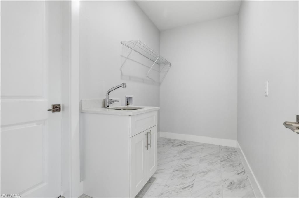 100 Zobora Cir, Fort Myers, FL 33913 Photo