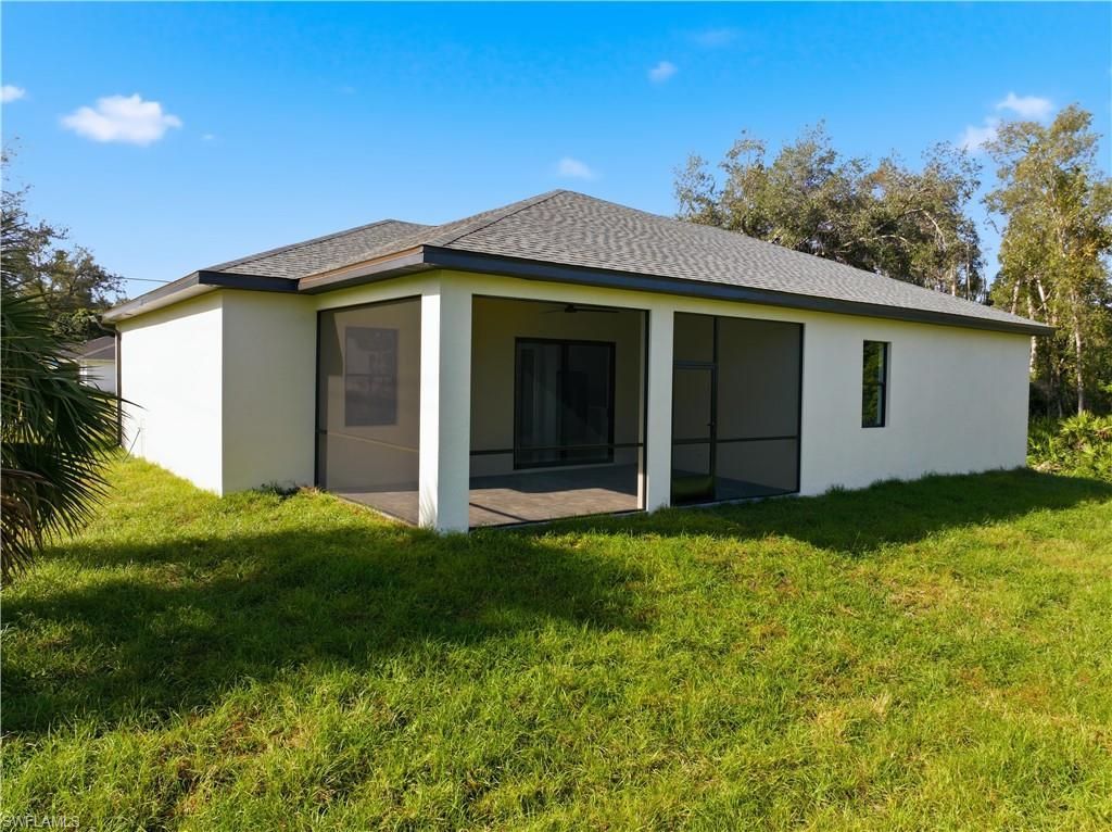 100 Zobora Cir, Fort Myers, FL 33913 Photo