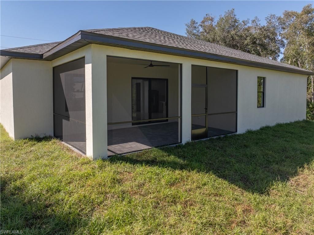 100 Zobora Cir, Fort Myers, FL 33913 Photo