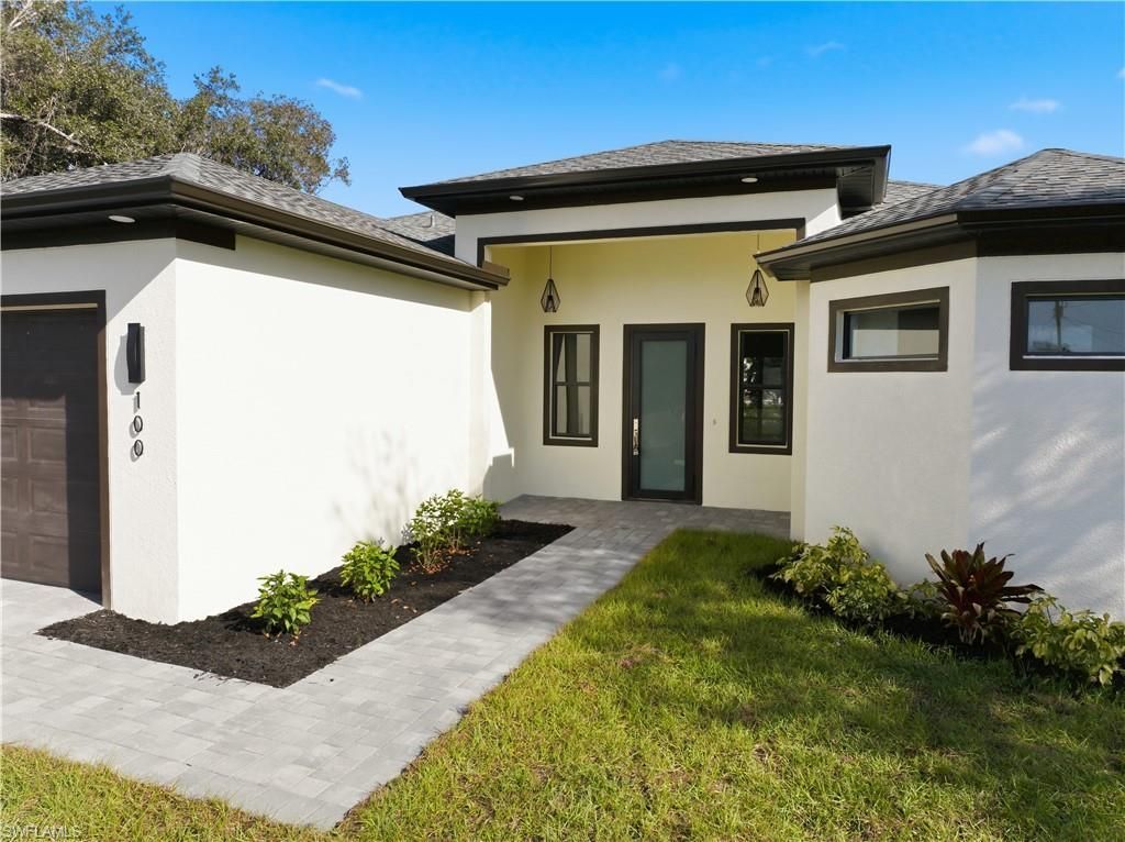 100 Zobora Cir, Fort Myers, FL 33913 Photo