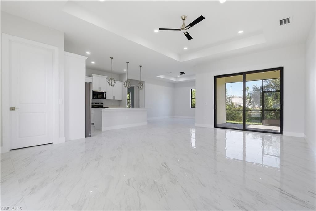 100 Zobora Cir, Fort Myers, FL 33913 Photo