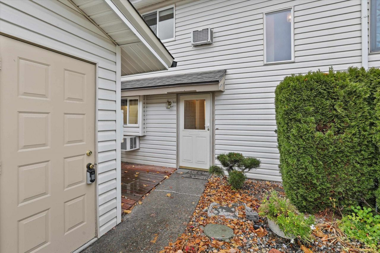 7878 N Wilding Dr, Spokane, WA 99208 Main Photo